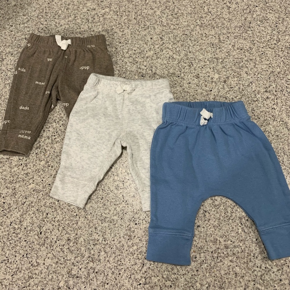 Carter’s set of 3 bottoms